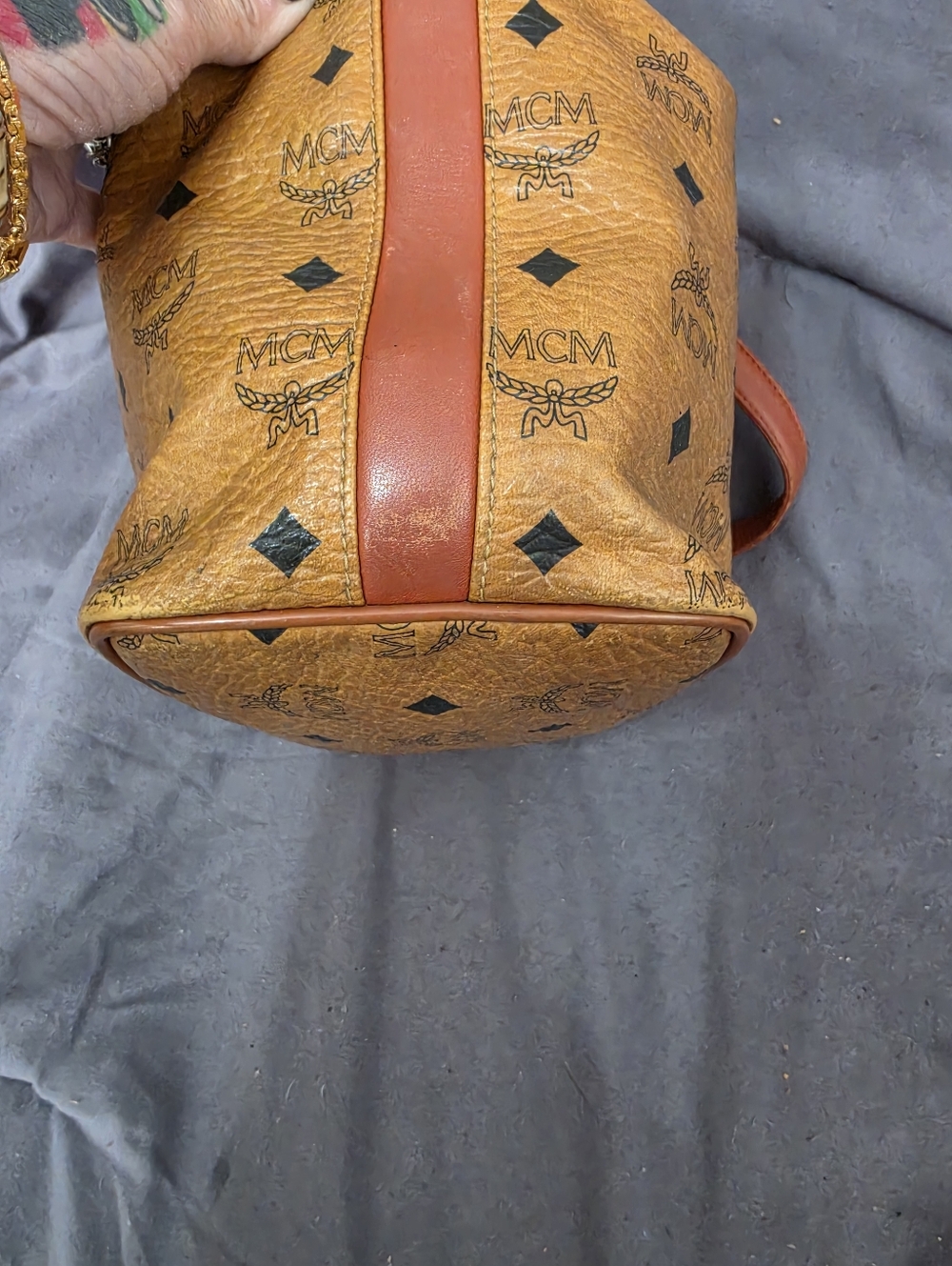 AUTHENTIC Cognac/Chestnut McM Visetos Leather Drawstring Bucket Shoulder Bag - Picture 3 of 15